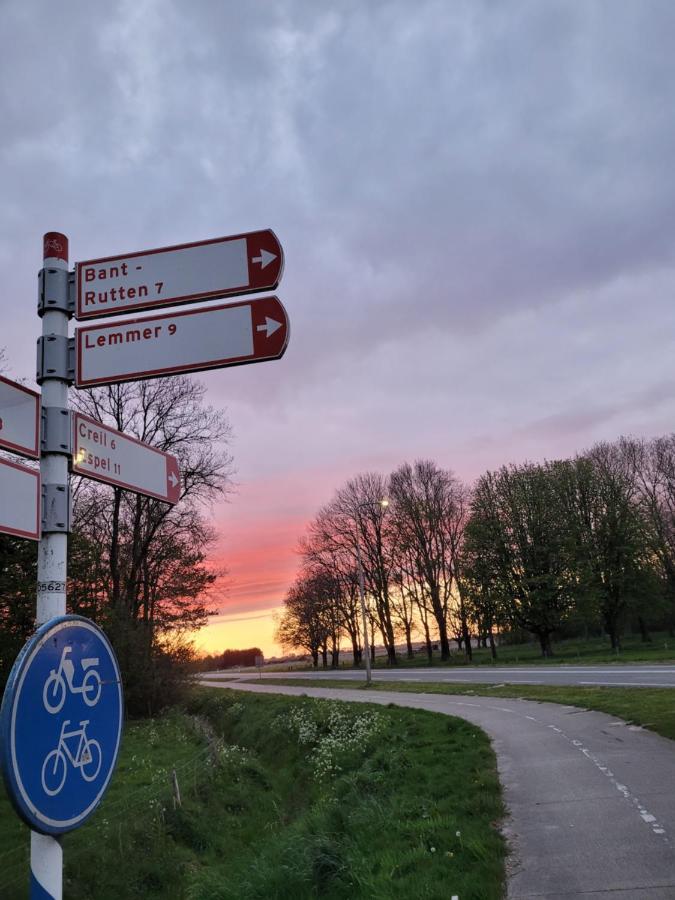 Vakantiehuis Aan Het Bos - Gelegen Aan De Tulpenroute Bant Esterno foto